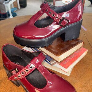 Red heeled mary janes!